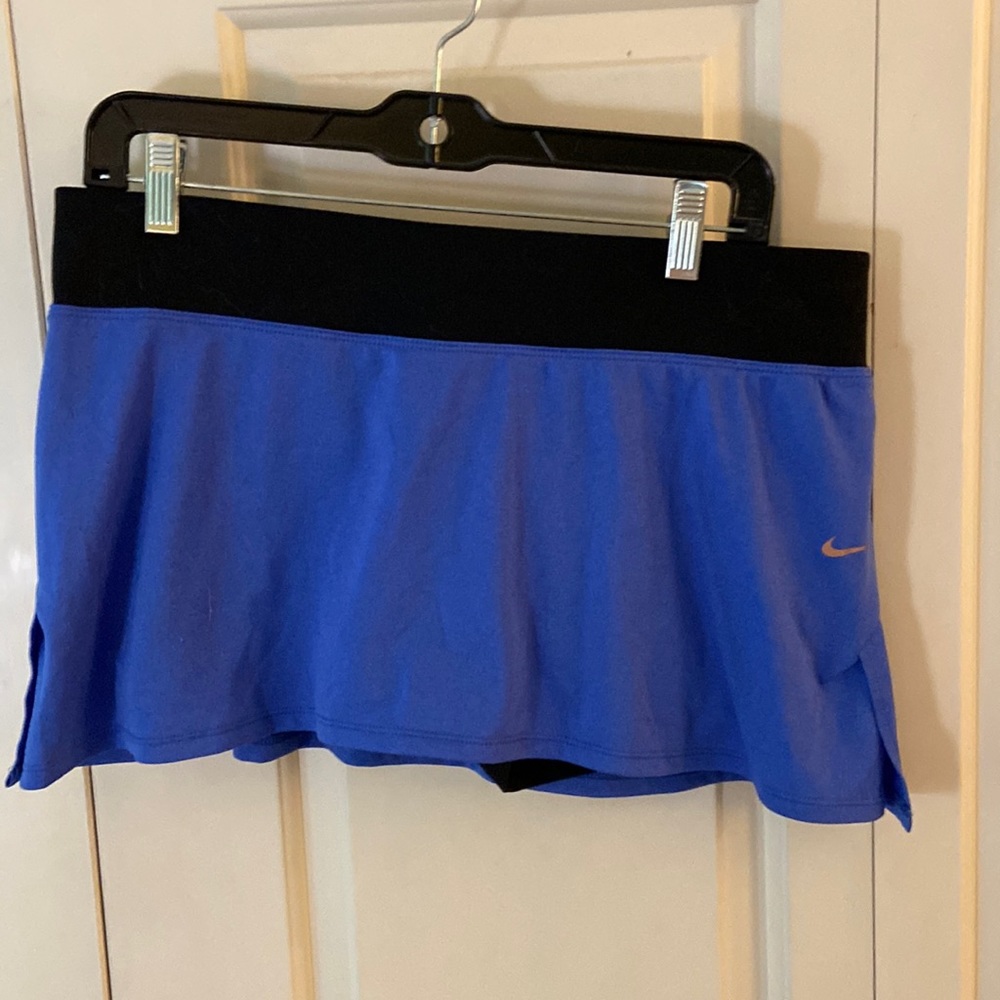 EUC nike Dry Fit periwinkle running skort- L. Beautiful- like new!!